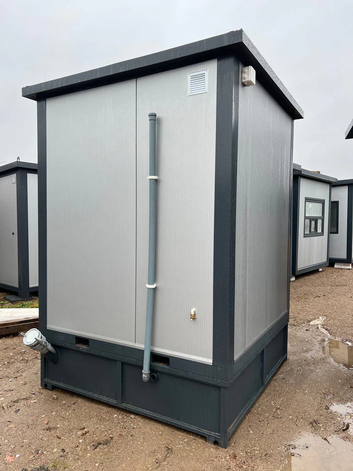 Contenitore Sanitario 2×2 m con Doccia e Serbatoio - Image 2