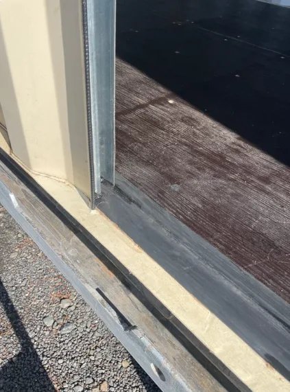 Container marittimo da 20 piedi, viaggio unico, con porta avvolgibile. - immagine 5