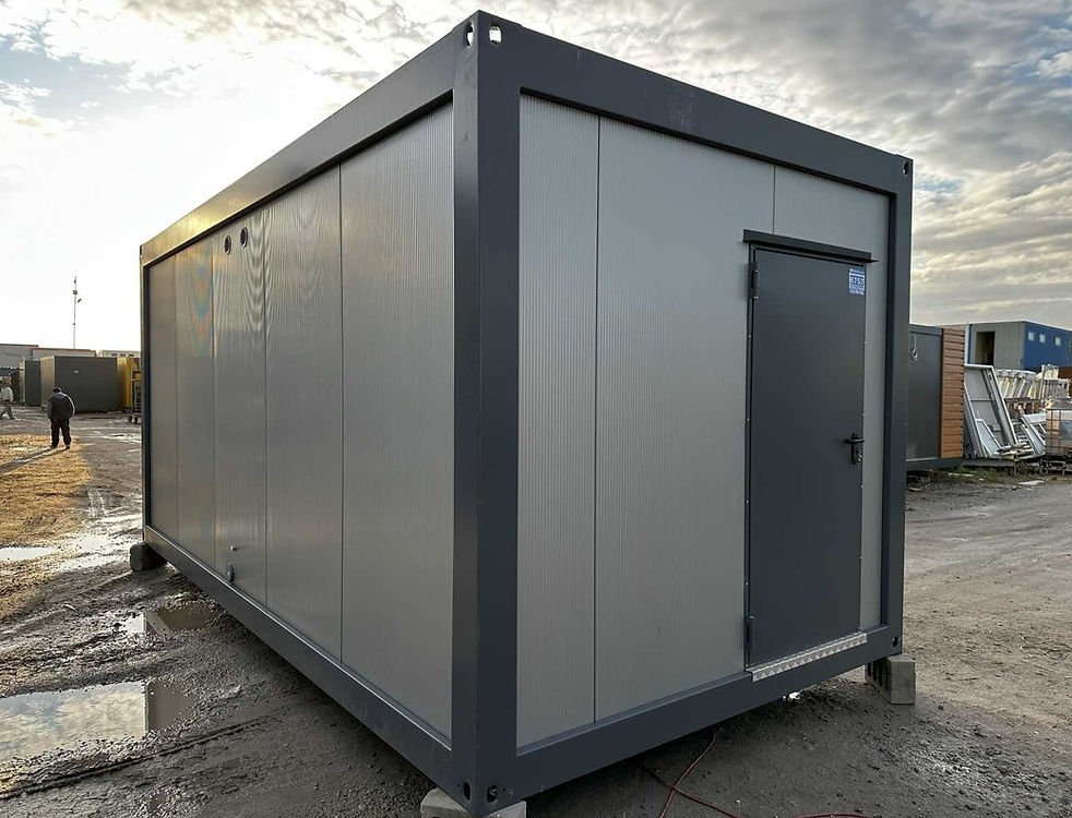 Container sanitario 3×6 – 6 docce, 2 lavandini, scaldabagno da 300 litri