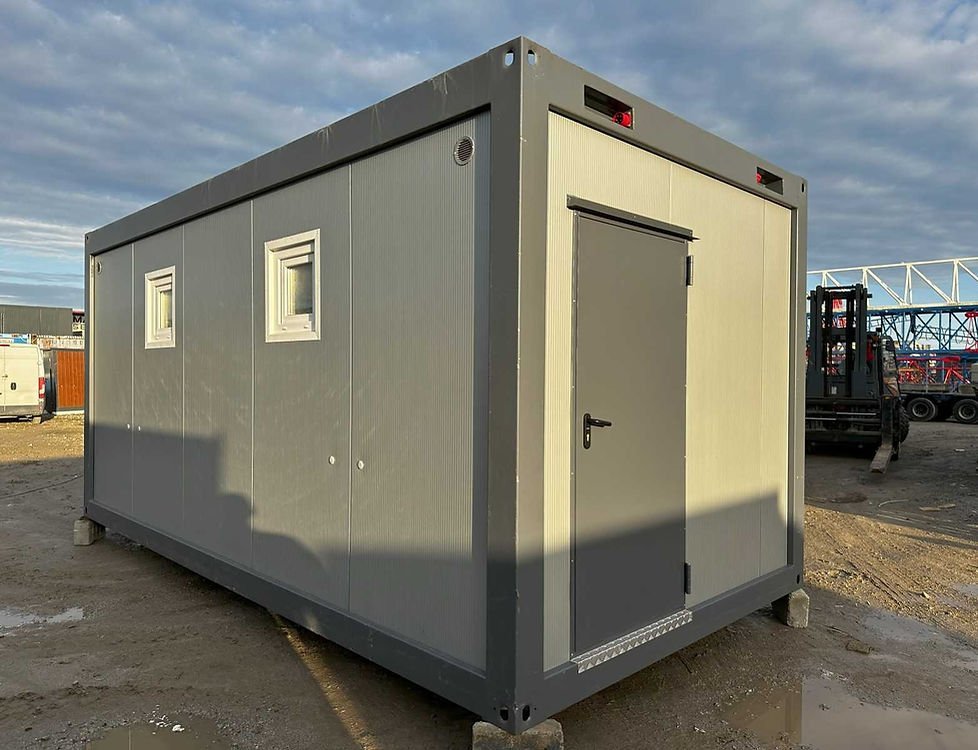 Container sanitario 3×6 – 6 docce, 2 lavandini, scaldabagno da 300 litri - Image 8