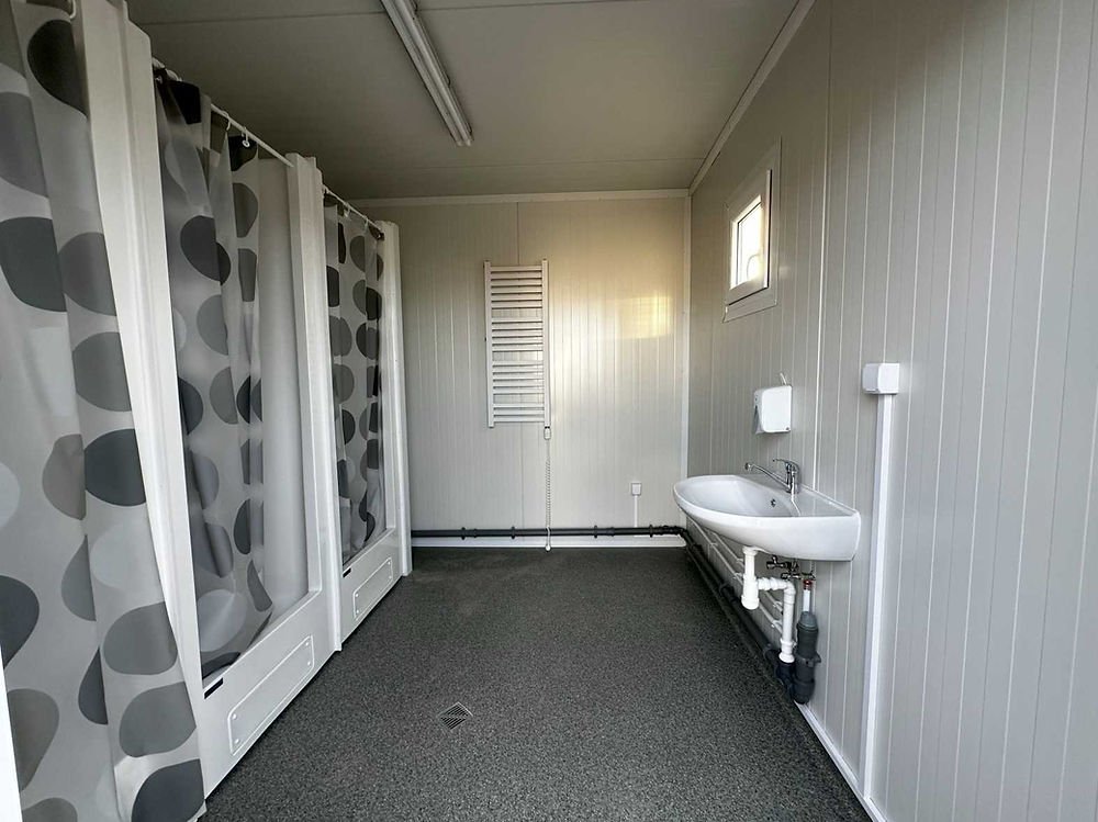 Container sanitario 3×6 – 6 docce, 2 lavandini, scaldabagno da 300 litri - Image 4