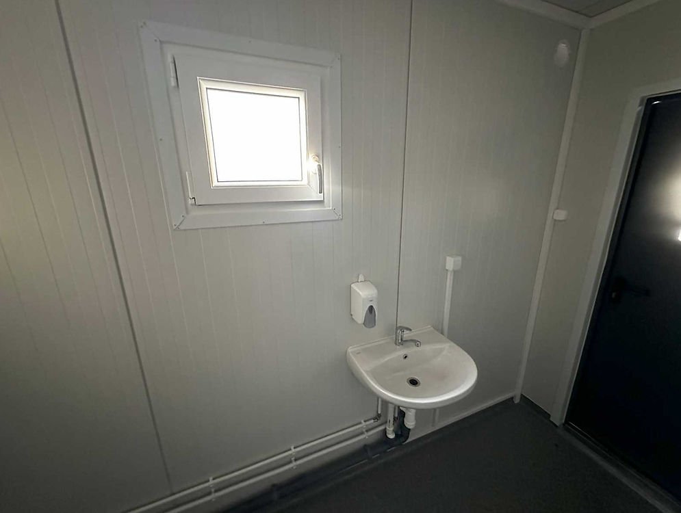 Container sanitario 3×6 – 6 docce, 2 lavandini, scaldabagno da 300 litri - Image 2