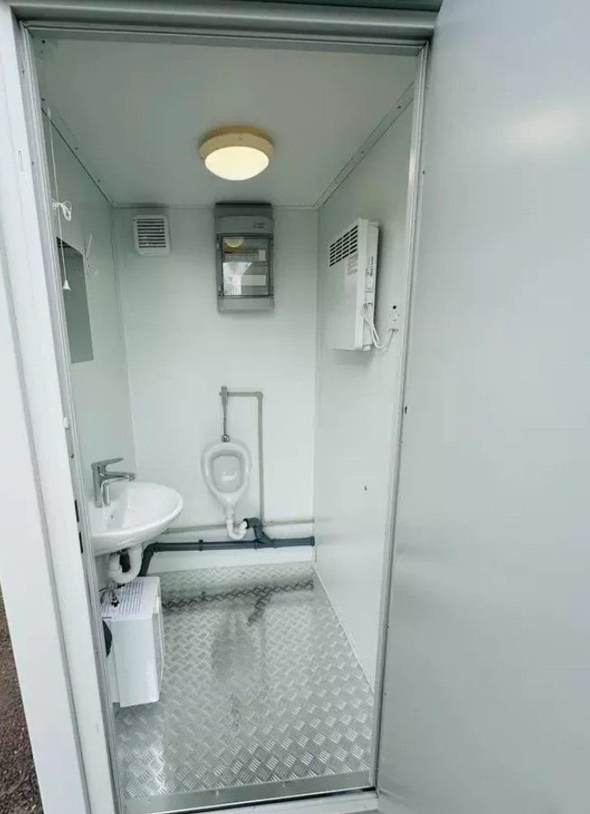 Contenitore sanitario doppio 2,4 x 1,5 m – WC + orinatoio separati - Image 8