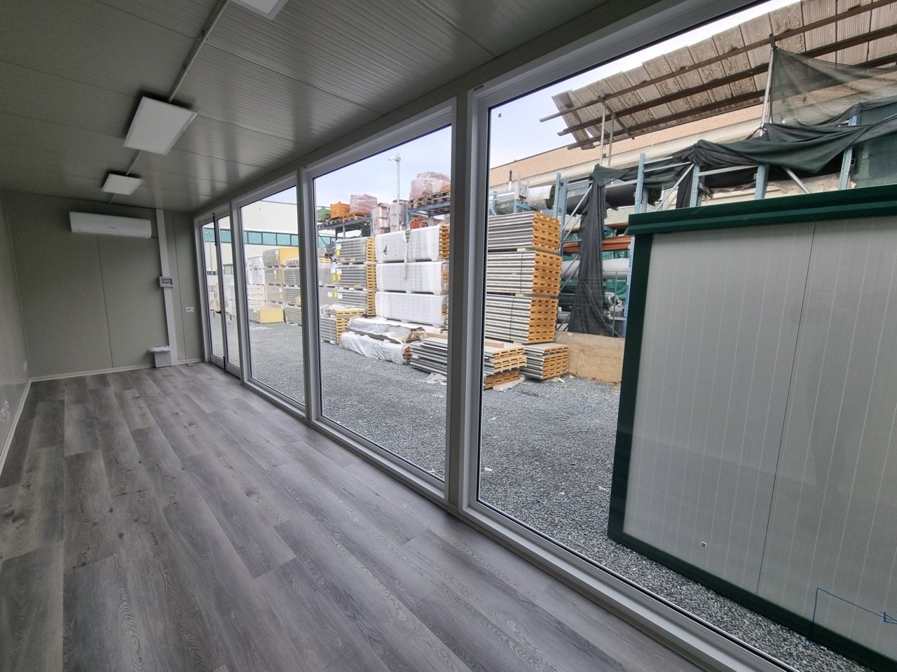 MONOBLOCCO USO UFFICIO VENDITE 12×2,5